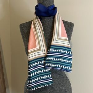 Whole bag of small scarfs * brand new * never used 5 in total must go together